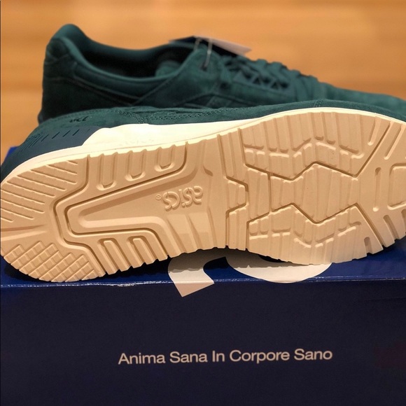 ASICS - Picture 5 of 5